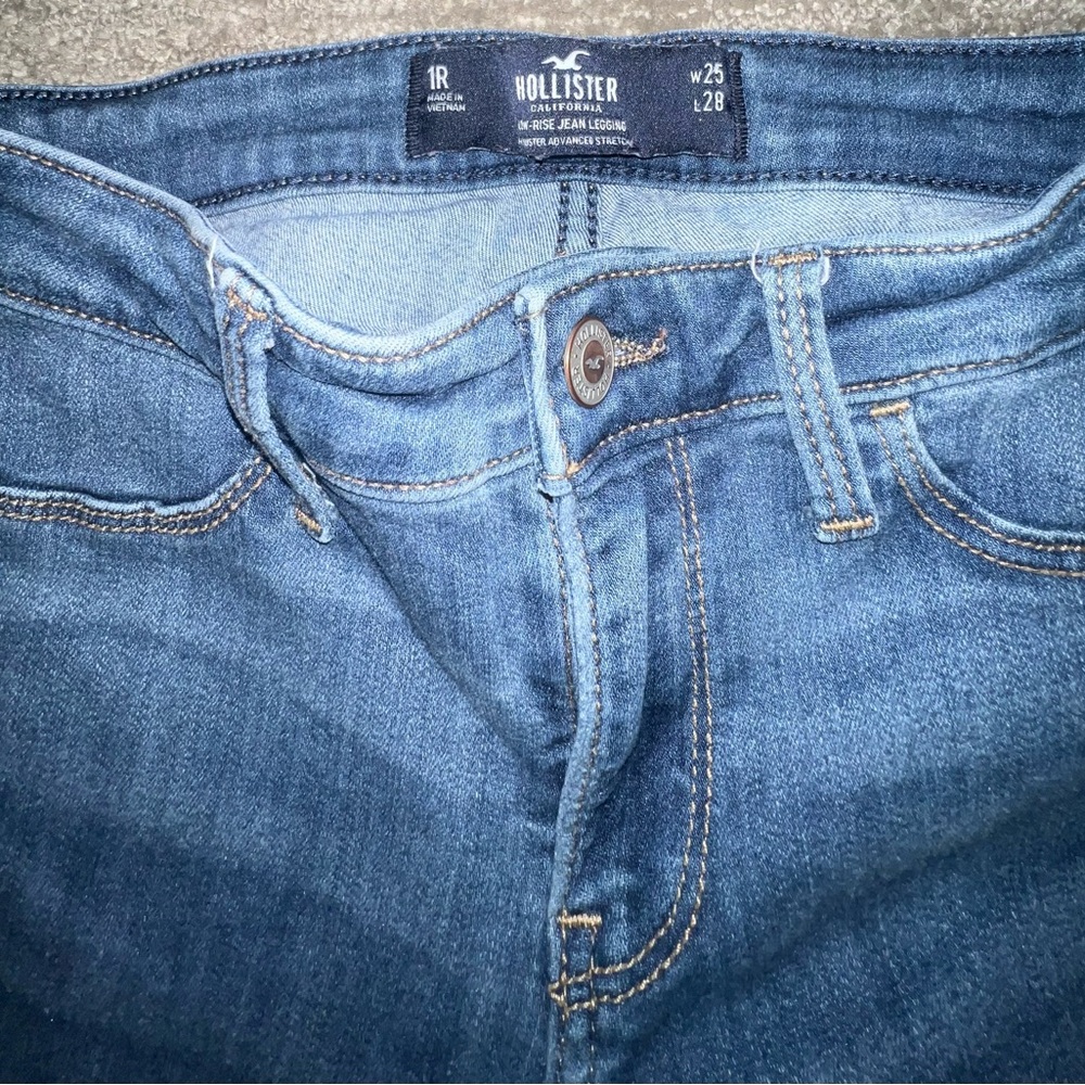 Hollister skinny jeans - Picture 2 of 4